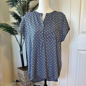 Liz Claiborne, XL, Black, White and Blue Geometric Women's Short Sleeved Top